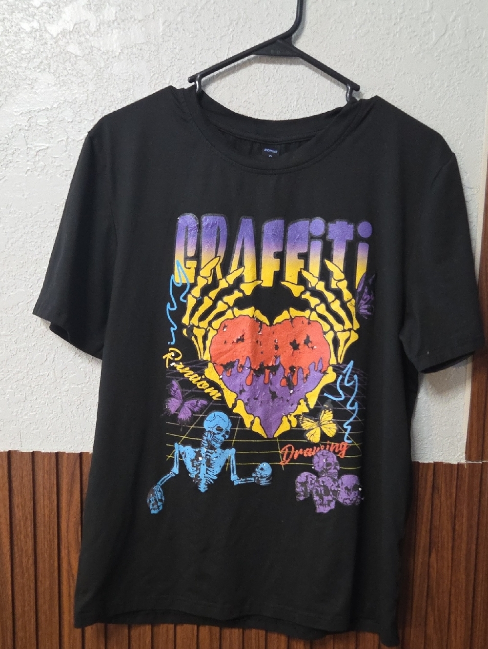 ROMWE Black Short Sleeve Graphic Tee with Yellow Purple Red Blue Accents [1893]